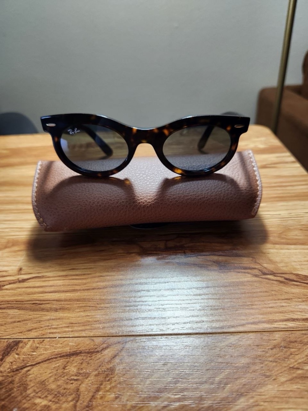 Brand New Ray-Ban Oval Wayferer